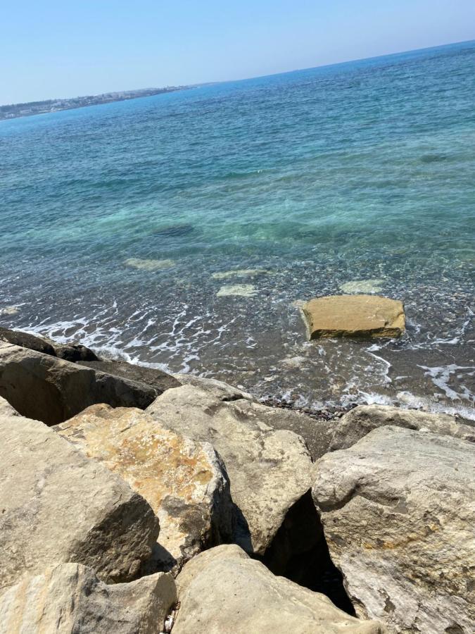 Coral Bay Modern Renovated Apartment By The Sea Paphos Ngoại thất bức ảnh