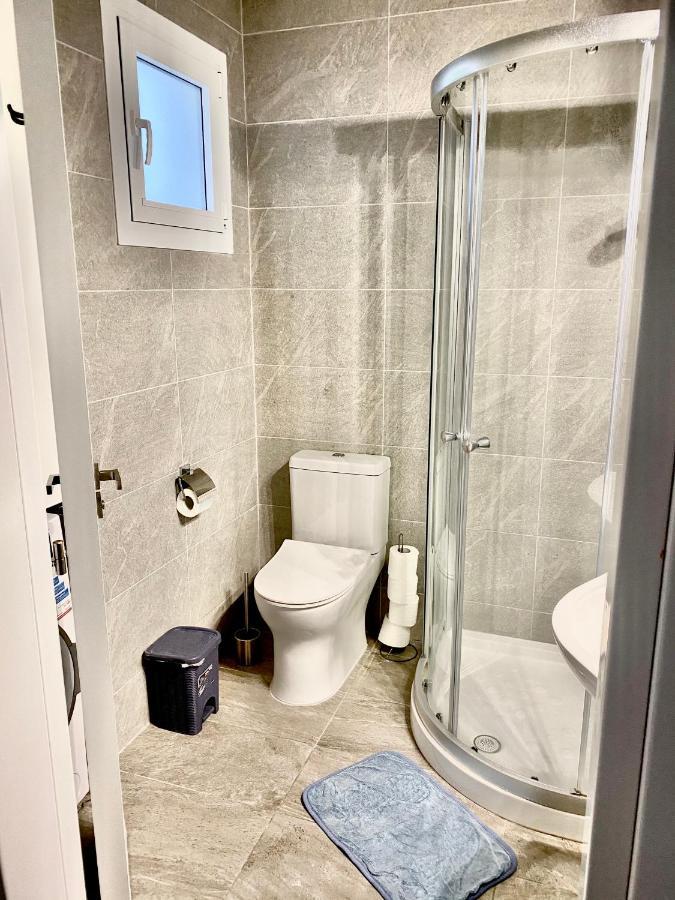 Coral Bay Modern Renovated Apartment By The Sea Paphos Ngoại thất bức ảnh