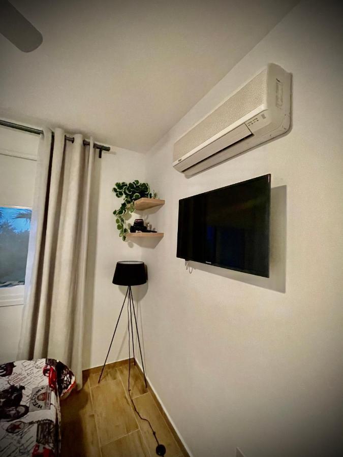 Coral Bay Modern Renovated Apartment By The Sea Paphos Ngoại thất bức ảnh
